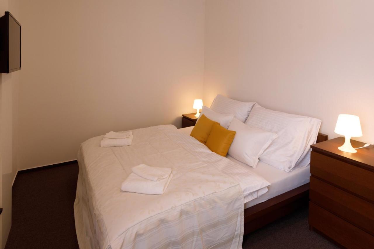 Litvan Sunset Apartments Ceske Budejovice Exterior foto