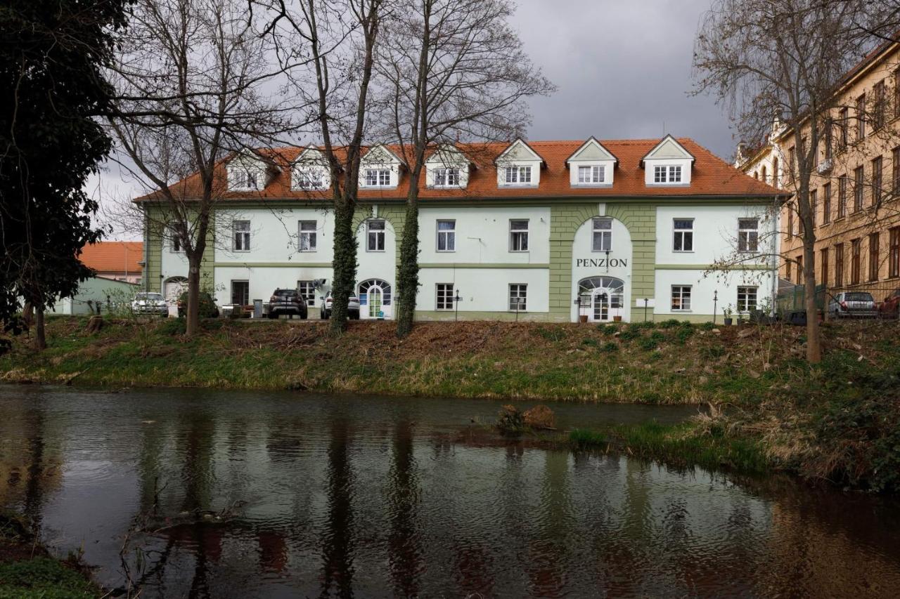 Litvan Sunset Apartments Ceske Budejovice Exterior foto