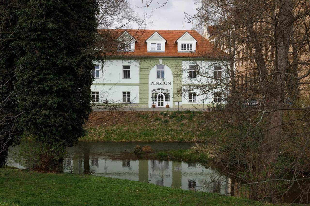 Litvan Sunset Apartments Ceske Budejovice Exterior foto